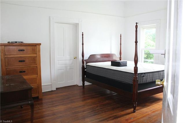 907 N Church Street, Greensboro, NC 27401
