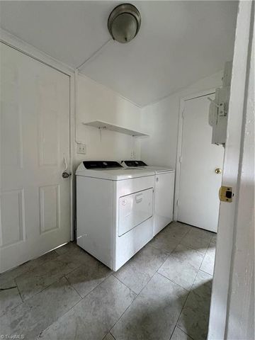 907 N Church Street, Greensboro, NC 27401