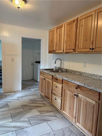 907 N Church Street, Greensboro, NC 27401