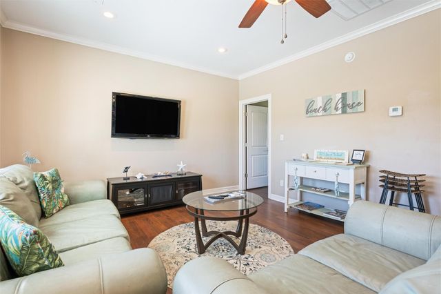 933 Westview, Crystal Beach, TX 77650