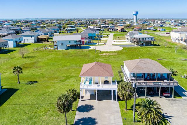 933 Westview, Crystal Beach, TX 77650