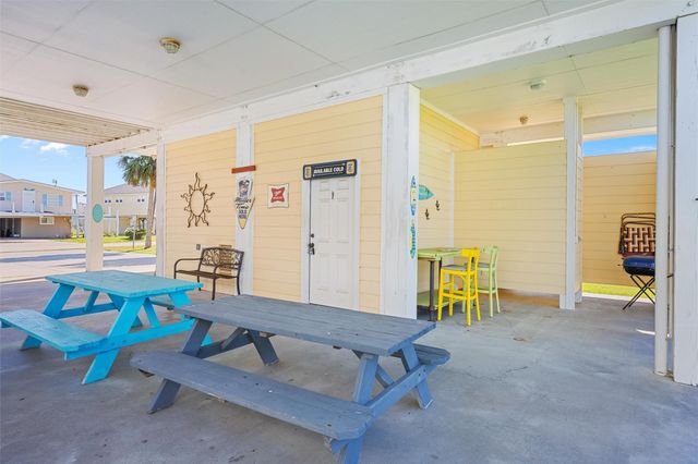 933 Westview, Crystal Beach, TX 77650