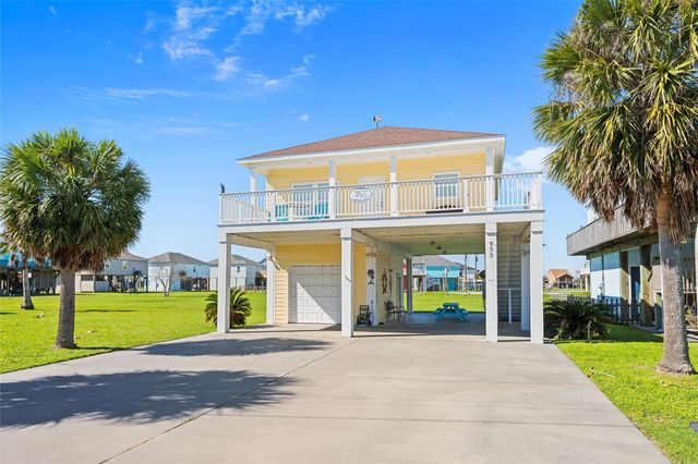 933 Westview, Crystal Beach, TX 77650