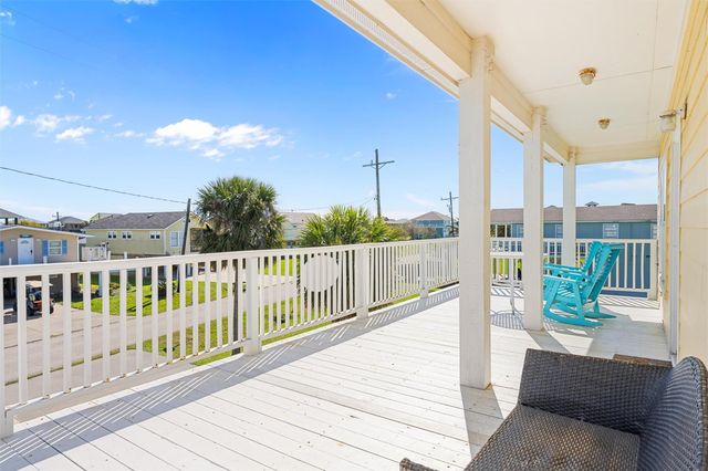 933 Westview, Crystal Beach, TX 77650