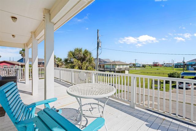 933 Westview, Crystal Beach, TX 77650