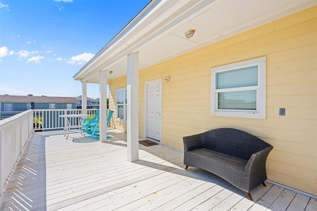 933 Westview, Crystal Beach, TX 77650