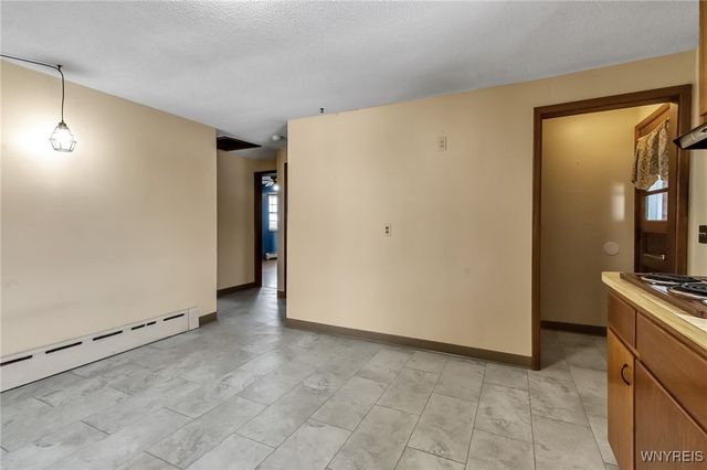 89 Woodlane Drive, West Seneca, NY 14224