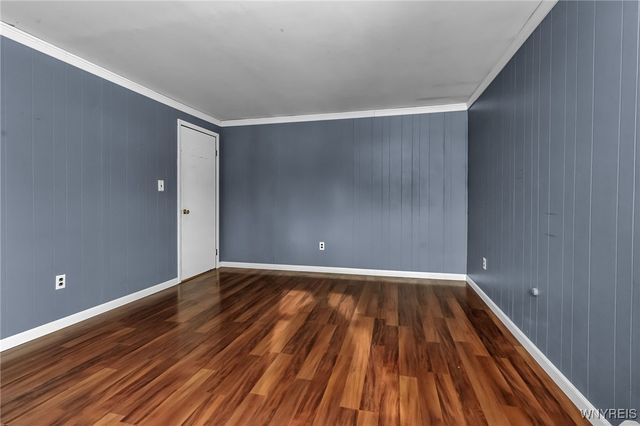 89 Woodlane Drive, West Seneca, NY 14224