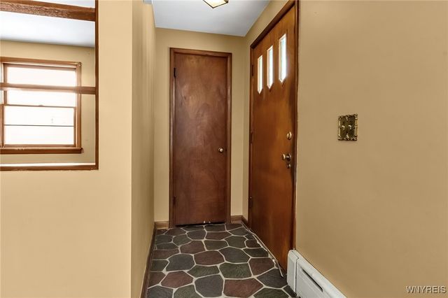 89 Woodlane Drive, West Seneca, NY 14224