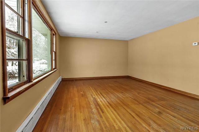 89 Woodlane Drive, West Seneca, NY 14224