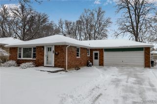 89 Woodlane Drive, West Seneca, NY 14224