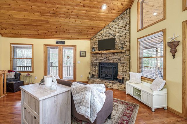198 Dew Drop Lane, Murphy, NC 28905