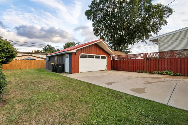 11013 Menard Avenue, Chicago Ridge, IL 60415