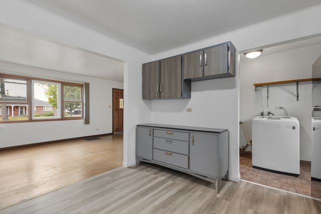 11013 Menard Avenue, Chicago Ridge, IL 60415