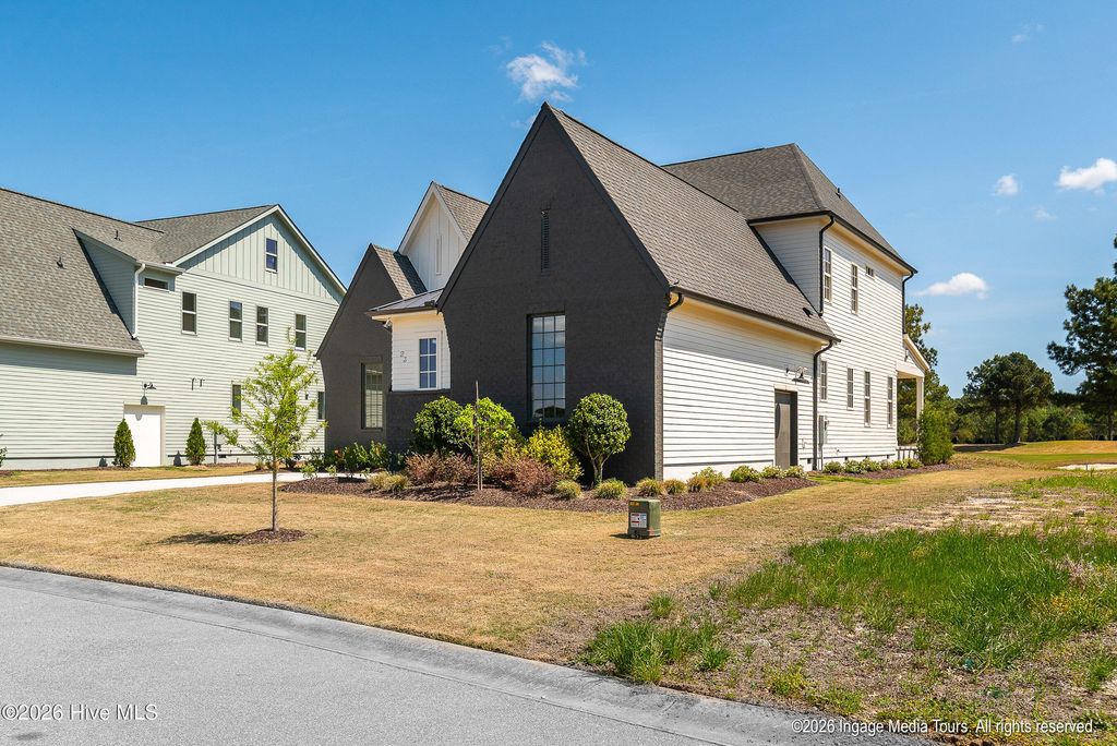 Image 3 of property listing at 23 Sunflower Court, Snow Hill, NC 28580