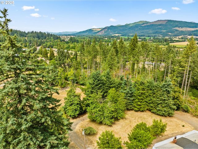 32738 EAGLE WOOD Dr, Cottage Grove, OR 97424