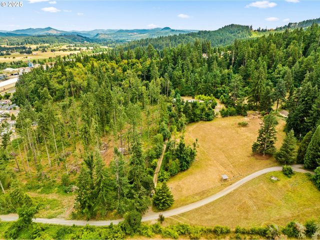 32738 EAGLE WOOD Dr, Cottage Grove, OR 97424