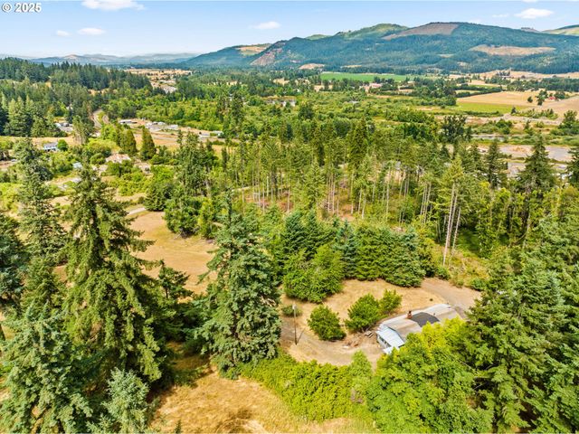 32738 EAGLE WOOD Dr, Cottage Grove, OR 97424
