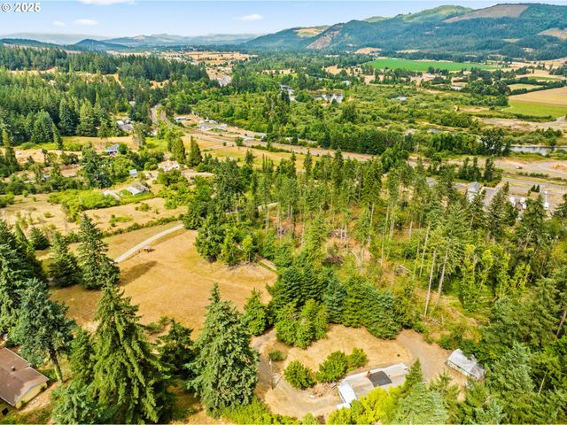 32738 EAGLE WOOD Dr, Cottage Grove, OR 97424