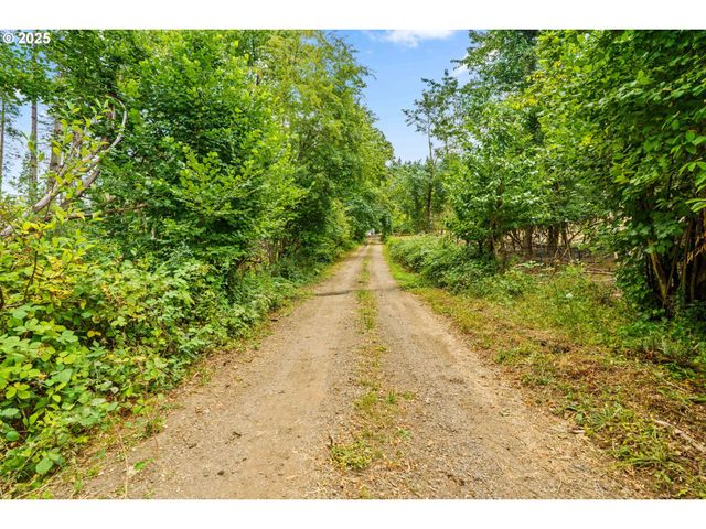 32738 EAGLE WOOD Dr, Cottage Grove, OR 97424