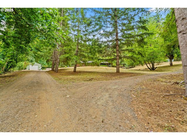 32738 EAGLE WOOD Dr, Cottage Grove, OR 97424