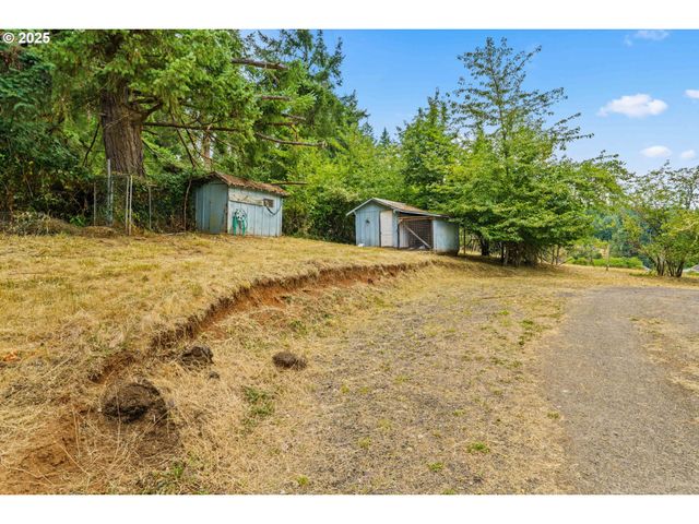 32738 EAGLE WOOD Dr, Cottage Grove, OR 97424