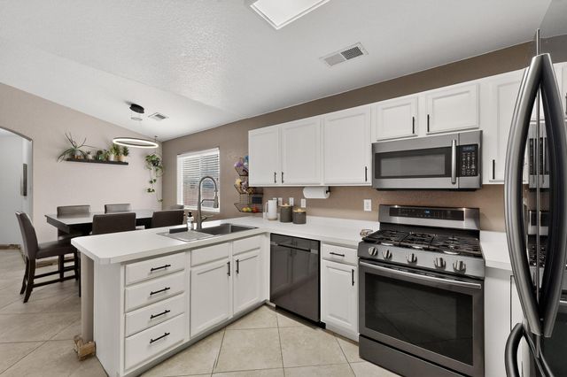 3428 Crimson Rose Lane SW, Albuquerque, NM 87121