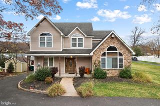 827 HULMEVILLE RD, Langhorne, PA 19047