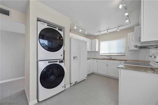 4372 27th CT SW 301, Naples, FL 34116