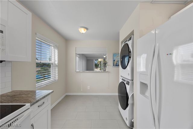 4372 27th CT SW 301, Naples, FL 34116