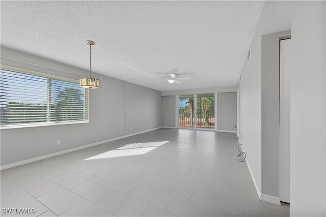 4372 27th CT SW 301, Naples, FL 34116