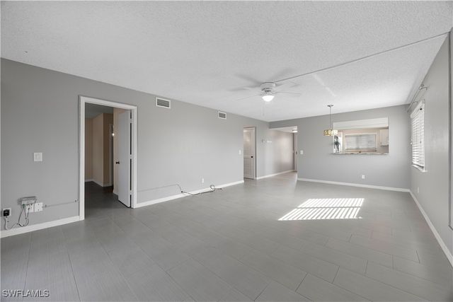 4372 27th CT SW 301, Naples, FL 34116