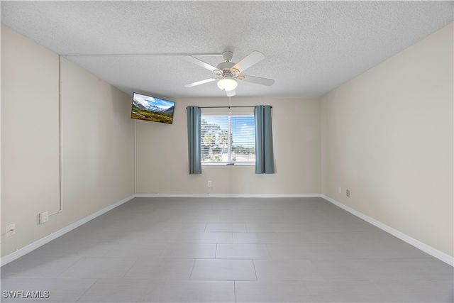 4372 27th CT SW 301, Naples, FL 34116