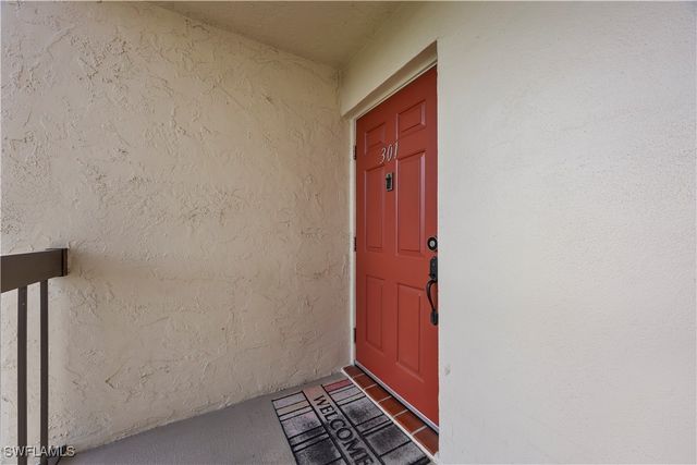 4372 27th CT SW 301, Naples, FL 34116
