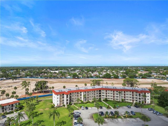 4372 27th CT SW 301, Naples, FL 34116