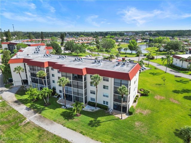 4372 27th CT SW 301, Naples, FL 34116