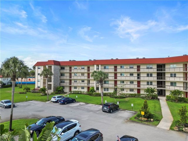 4372 27th CT SW 301, Naples, FL 34116