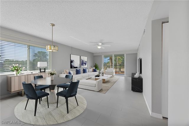 4372 27th CT SW 301, Naples, FL 34116