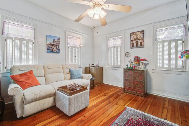 5 Bull Street, Charleston, SC 29401