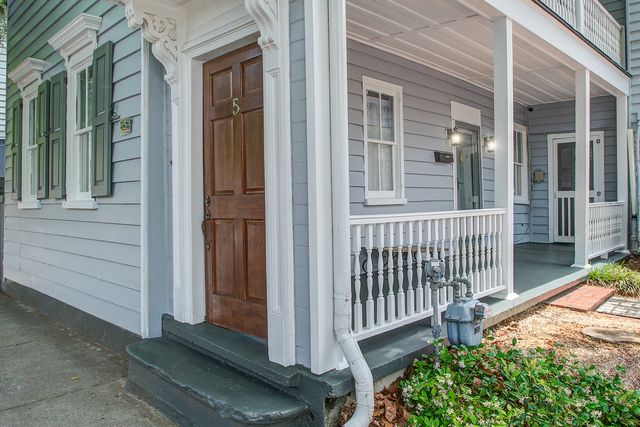 5 Bull Street, Charleston, SC 29401