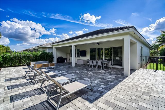 7969 Wildflower Shores Dr, Delray Beach, FL 33446