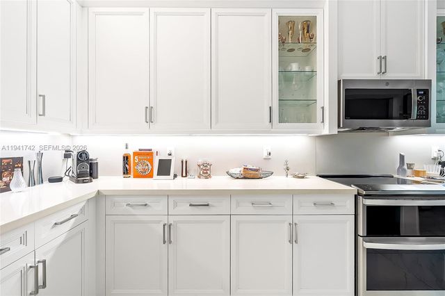 7969 Wildflower Shores Dr, Delray Beach, FL 33446