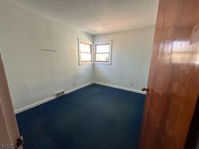 24 Willow St, Bergenfield Boro, NJ 07621