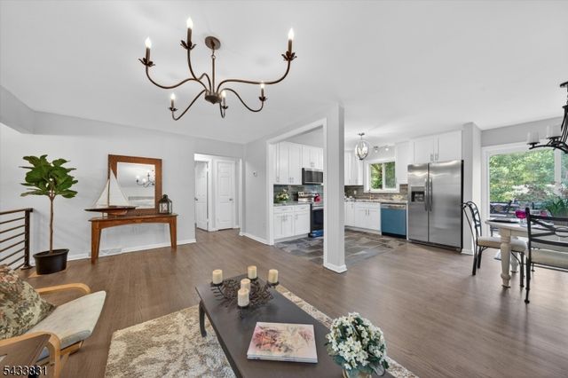 62 Barry Dr, Vernon Twp., NJ 07422