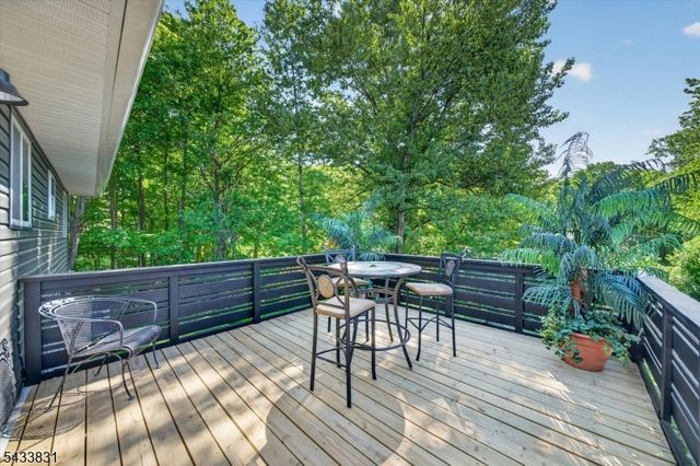 62 Barry Dr, Vernon Twp., NJ 07422