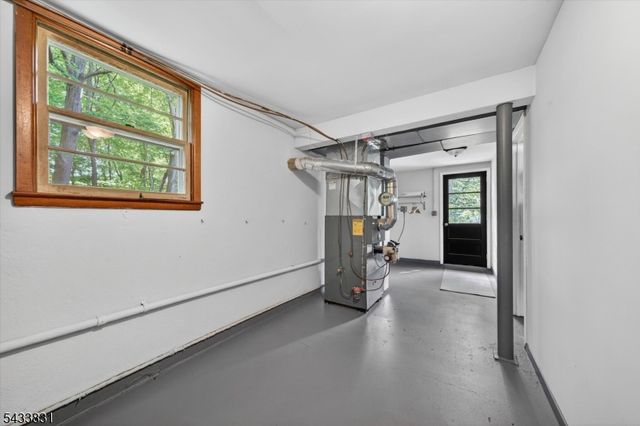 62 Barry Dr, Vernon Twp., NJ 07422