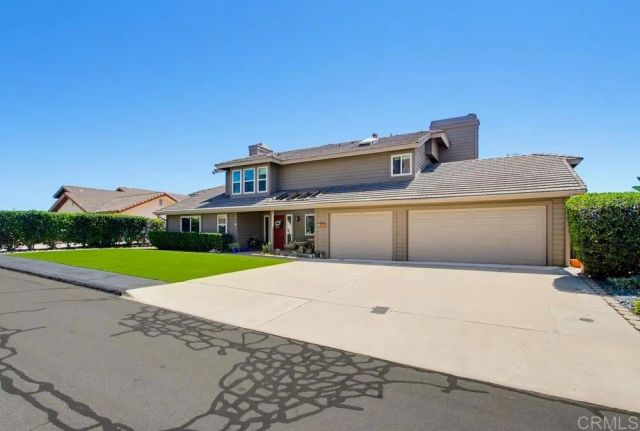 2171 Paseo Grande, El Cajon, CA 92019