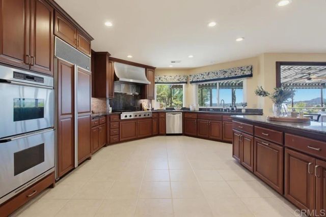 2171 Paseo Grande, El Cajon, CA 92019