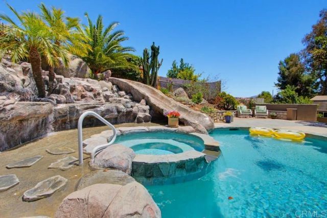 2171 Paseo Grande, El Cajon, CA 92019