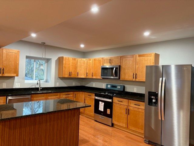 184 Avenue C S6, Woonsocket, RI 02895